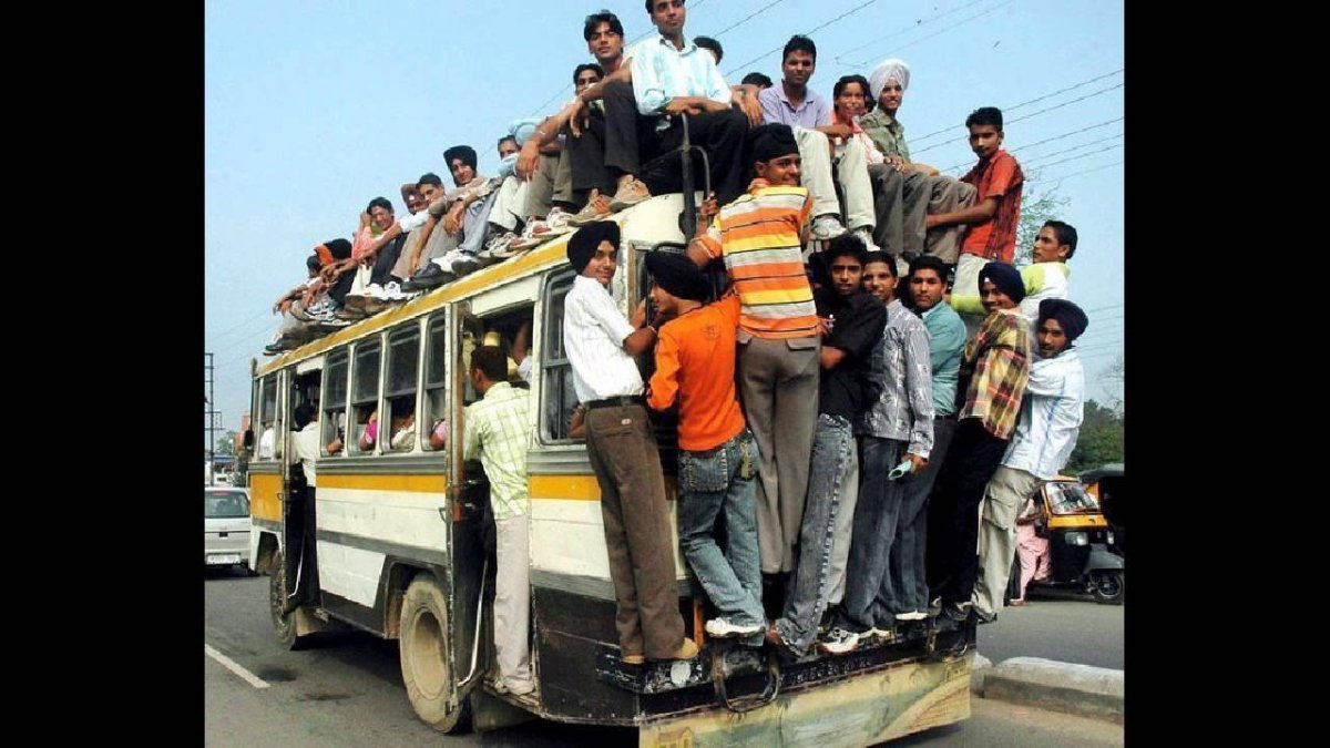 Индусы на автобусе