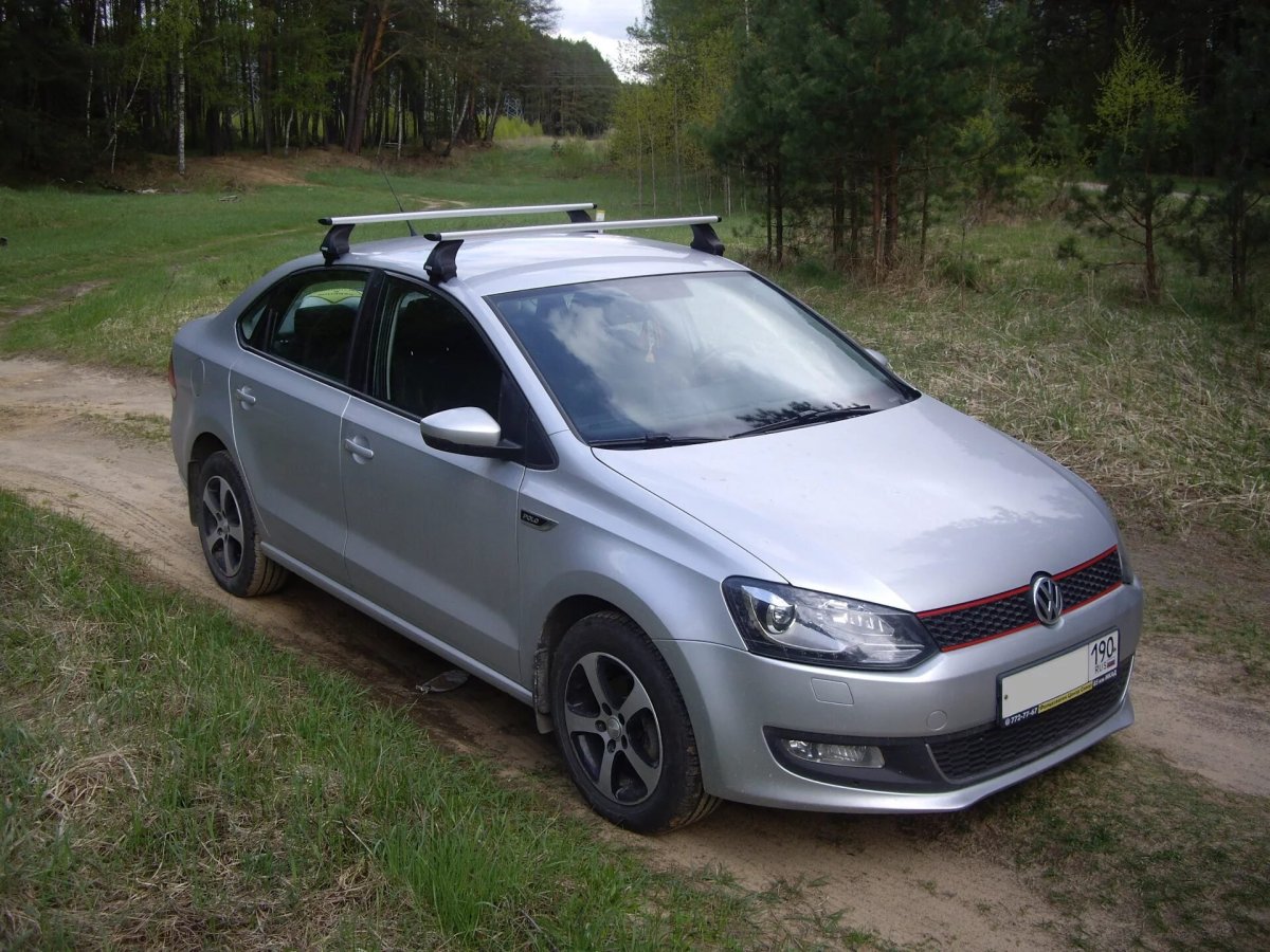 Багажник на крышу автомобиля Фольксваген поло седан 2012