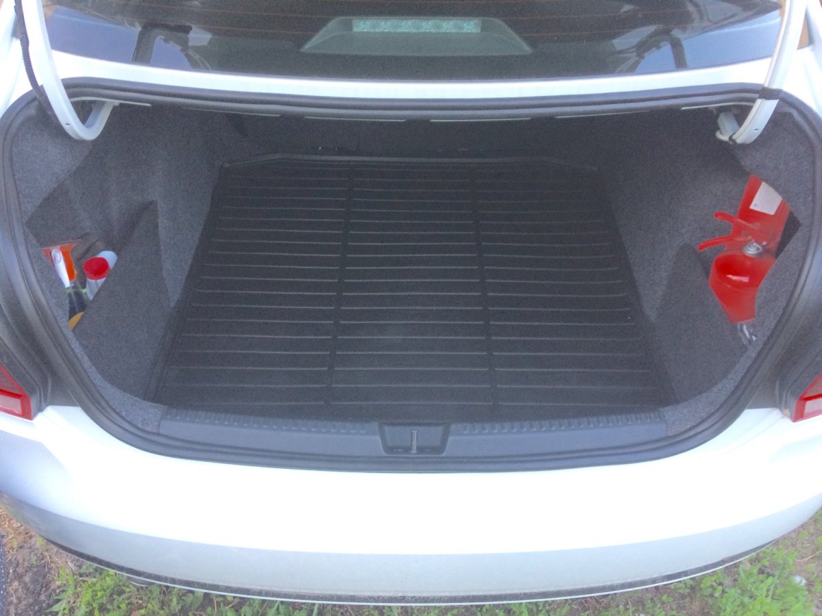 Багажник поло седан 2012