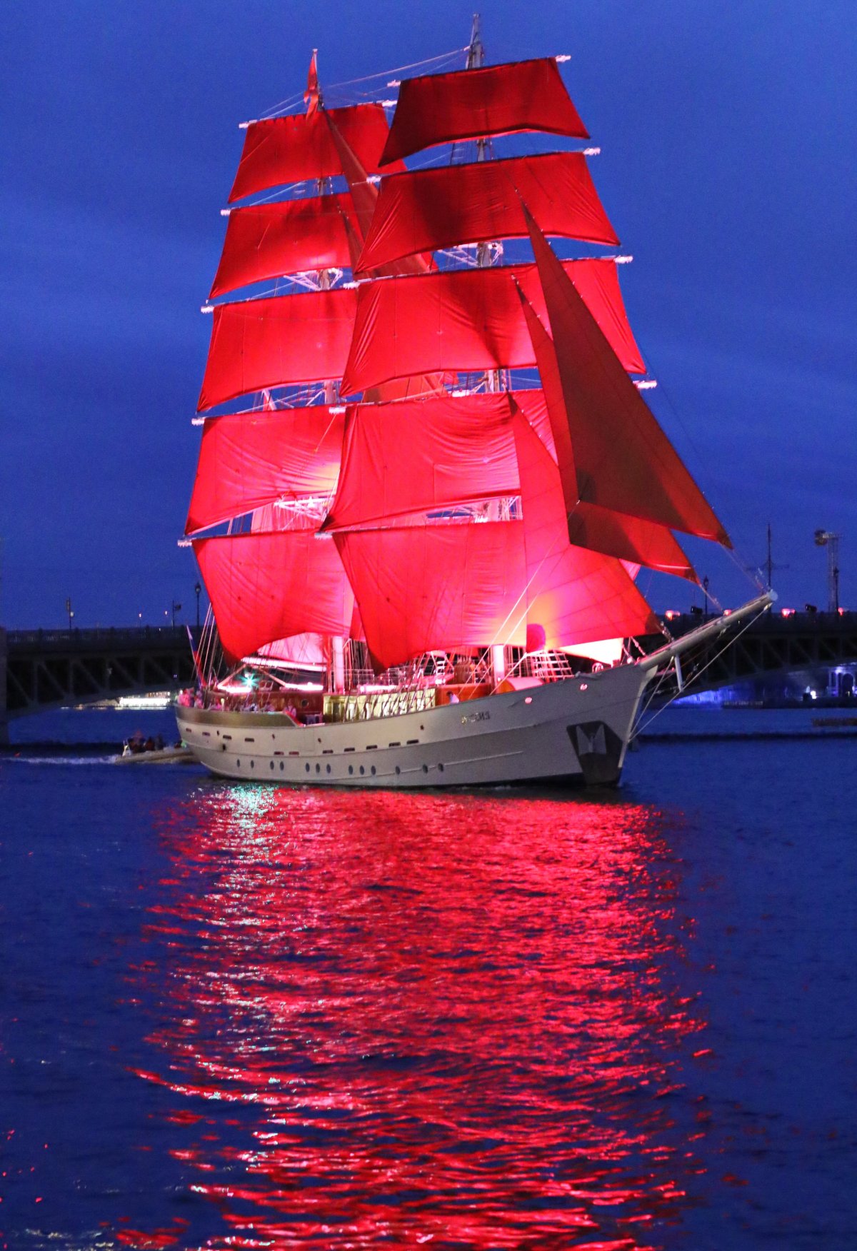 Алые паруса Бриг Россия 2019