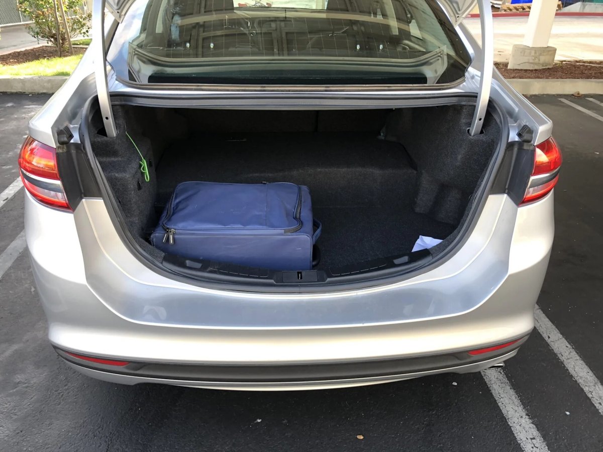 Ford Fusion 2014 багажник