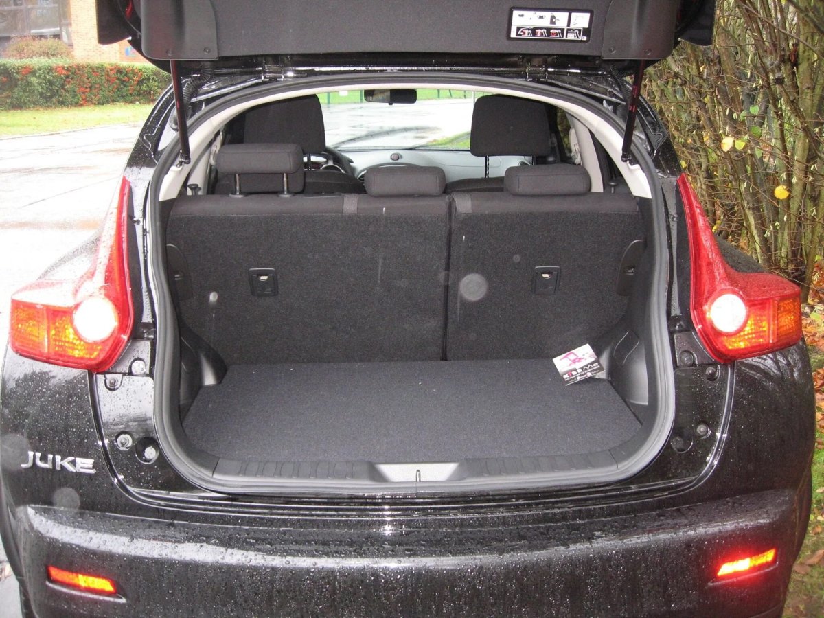 Полка багажника Nissan Juke