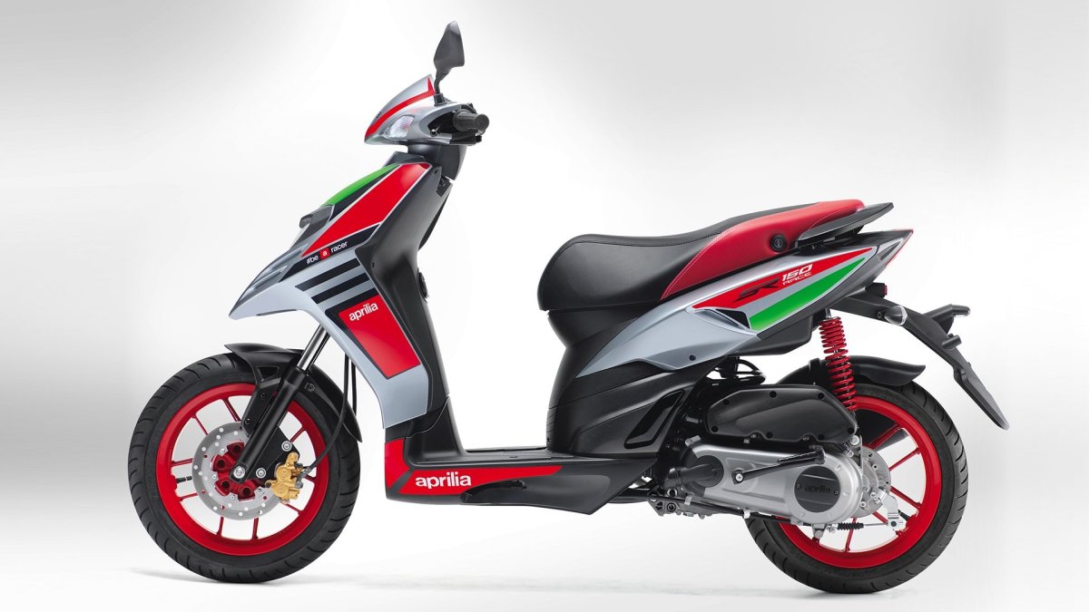 Скутер Aprilia 150