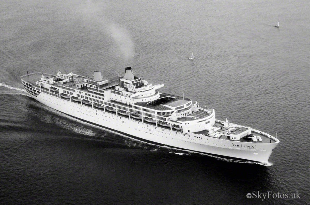 Пассажирские лайнеры 20 века