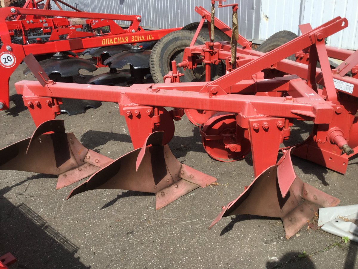 Плуг 3-корпусный навесной ПЛН-3-35п МЗШ