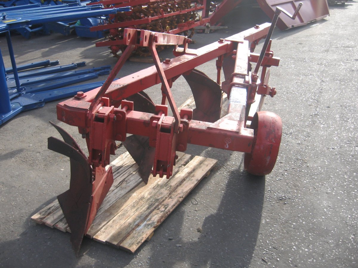 Плуг 4 х корпусный навесной ПЛН-4-35п