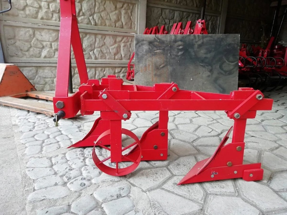 Двухкорпусный плуг для минитрактора МТЗ 132