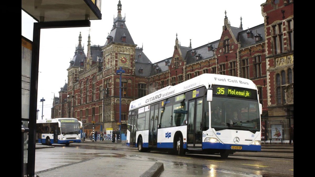 Автобусы Амстердама