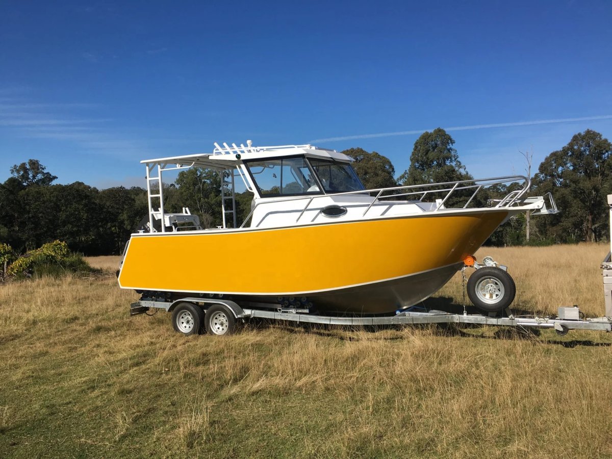 Закрытая лодка