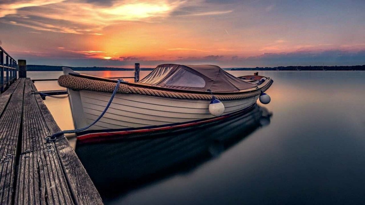 Лодка у причала