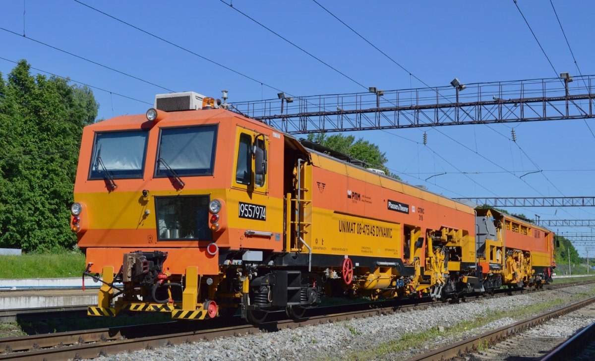 Выправочно-подбивочно-рихтовочная машина Unimat 4s