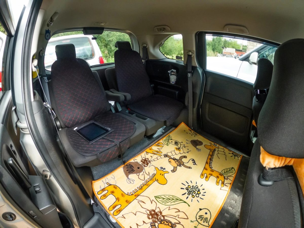 Хонда Фрид с капитанскими сиденьями