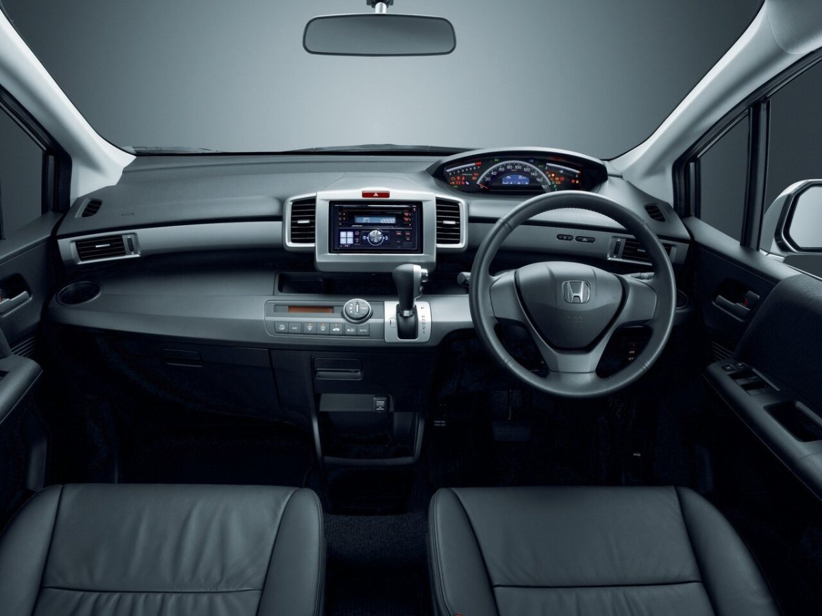 Хонда Фрид 1 поколение