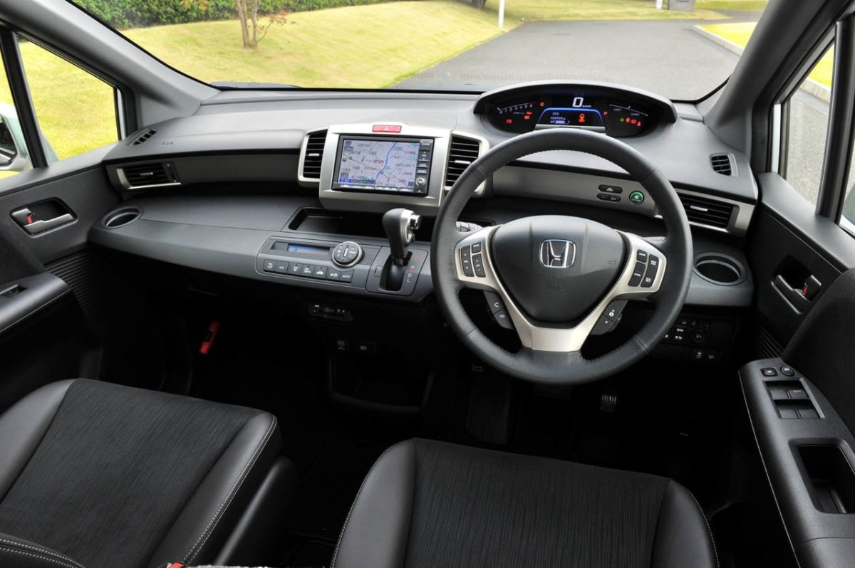Honda freed 2012 салон