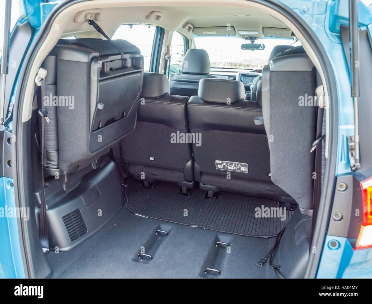 Хонда Фрид багажник