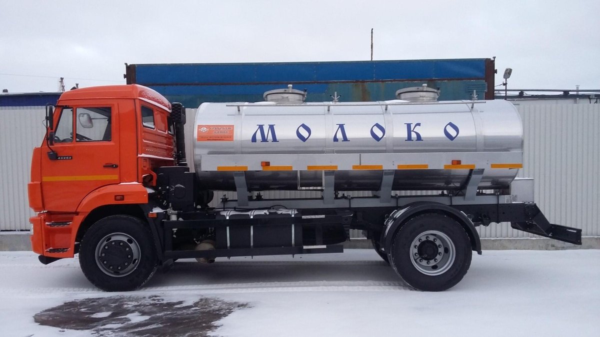 КАМАЗ 4308 молоковоз