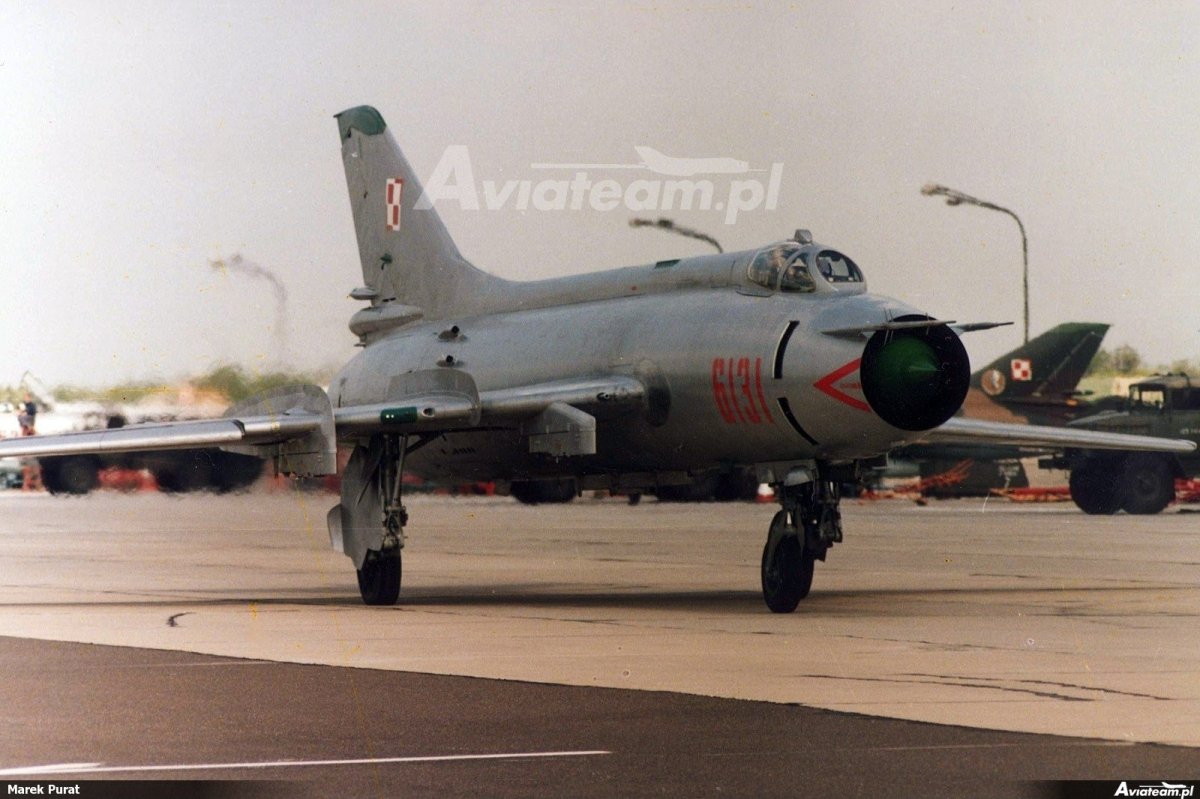 Самолет разведчик Су 17 разведчик