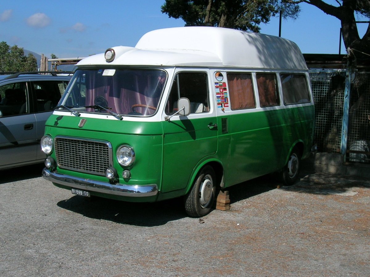 Фиат 850 фамилиаре