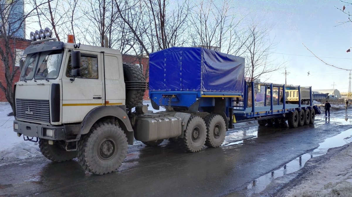 КАМАЗ тягач 6х6 с тралом