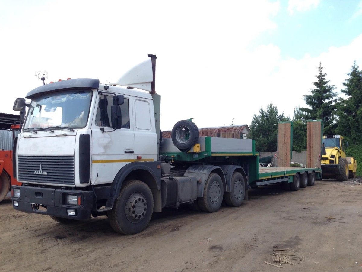 МАЗ 6430 тягач с тралом