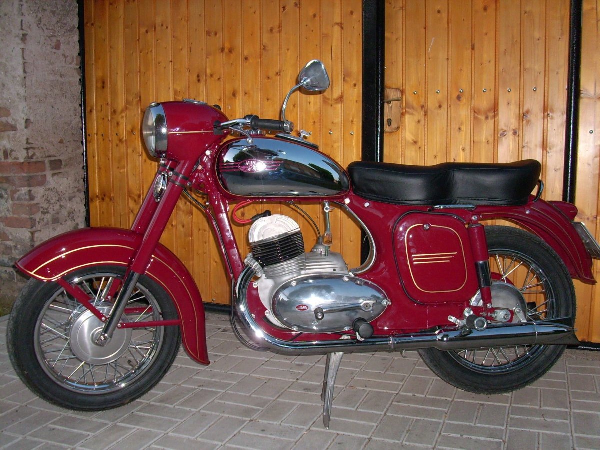 Мотоцикл Ява 354