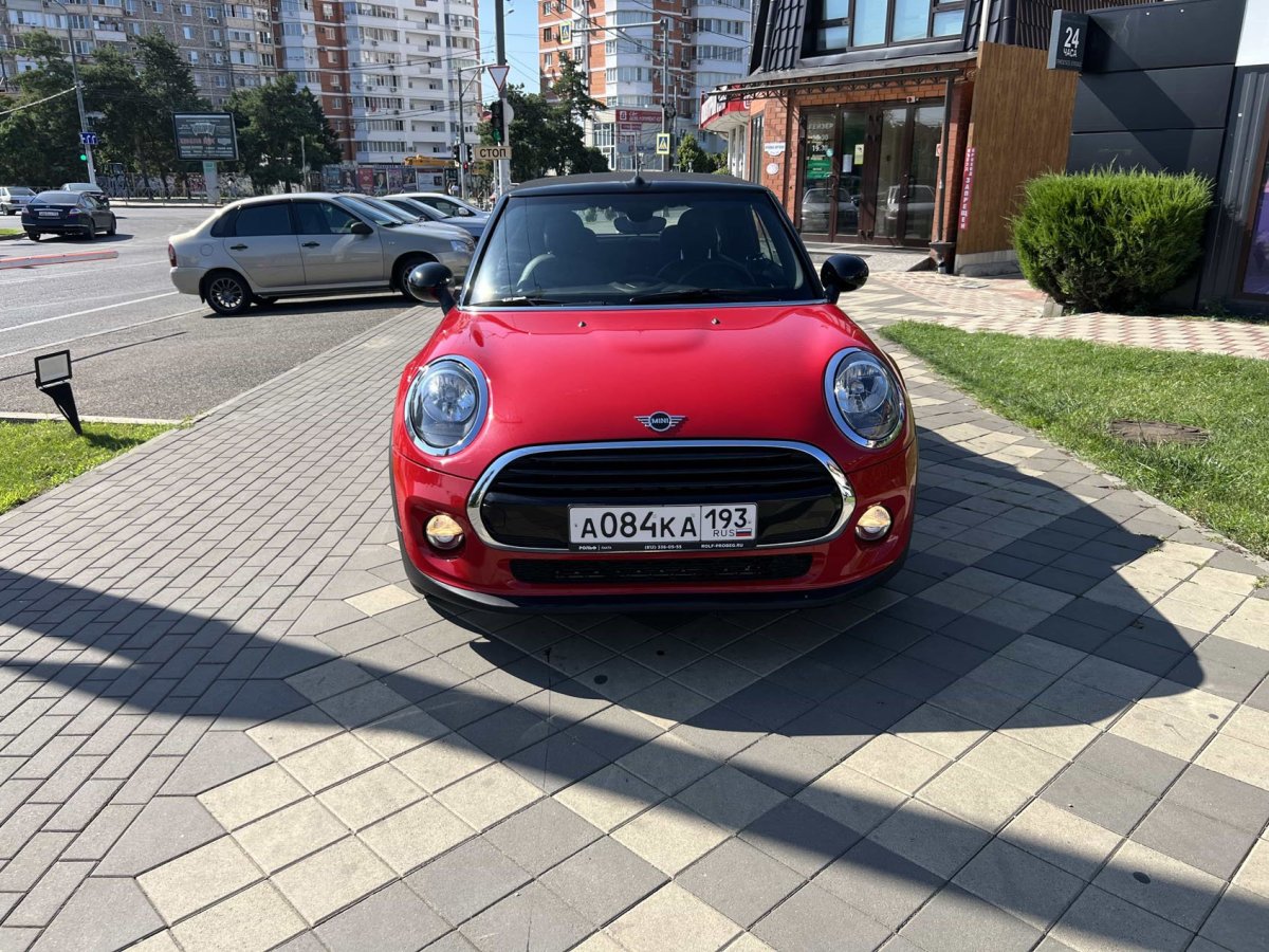 Mini Cooper сверху isolated