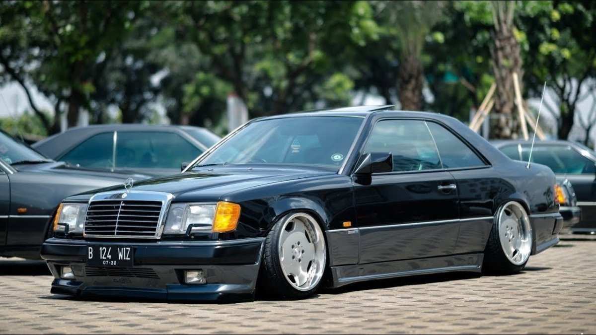 Mercedes Benz 124 Coupe