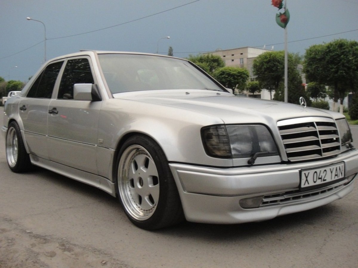 W124 Мерседес в обвесе АМГ