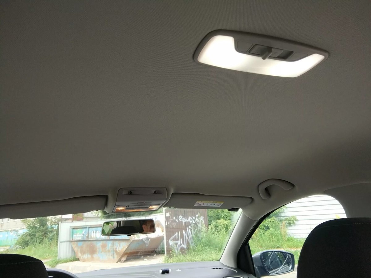 Поло седан плафон освещения задних пассажиров