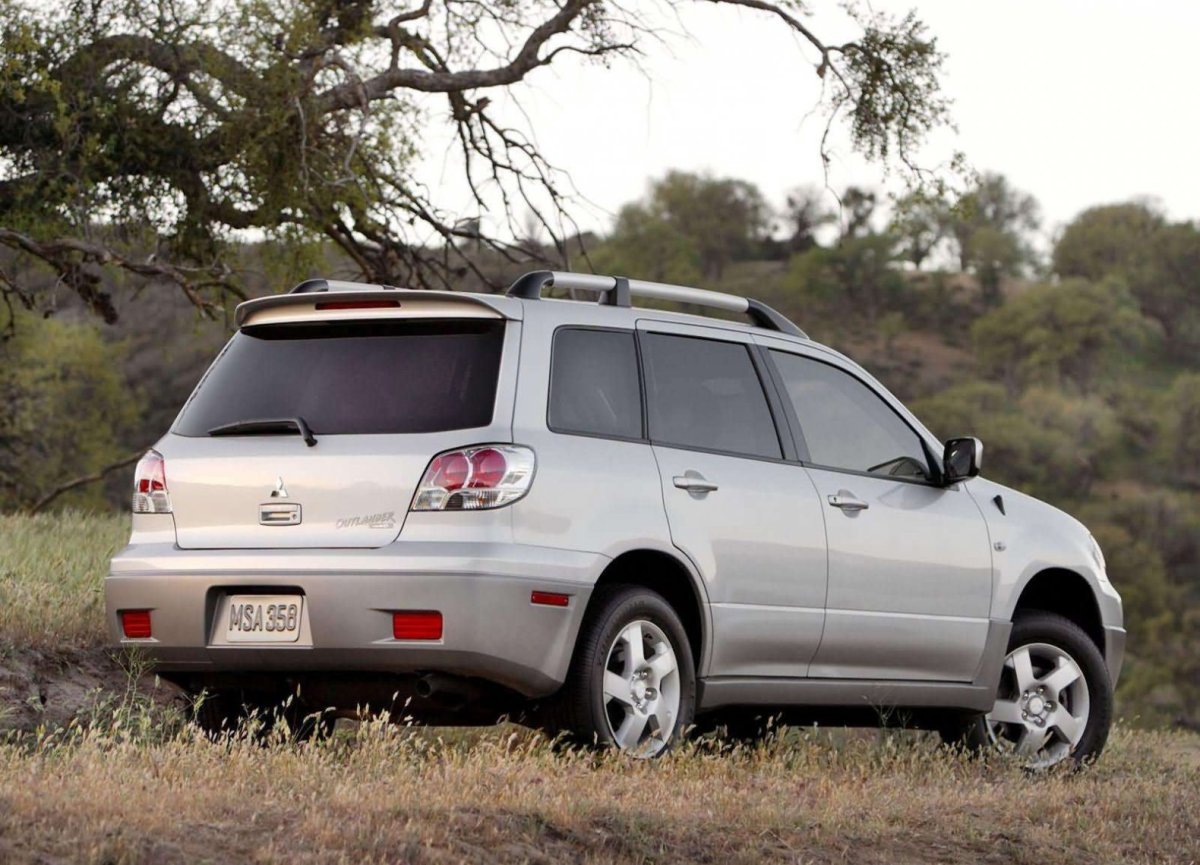 Митсубиси Аутлендер 2003