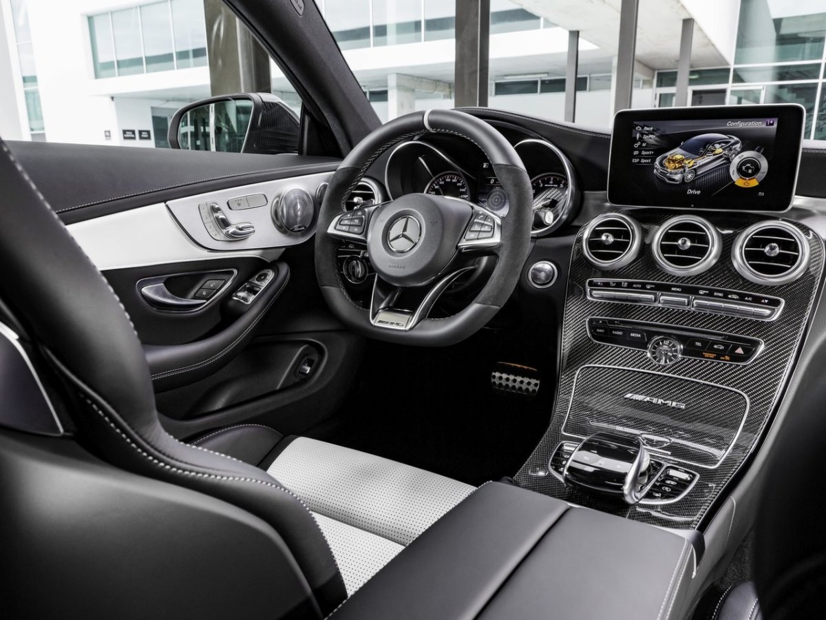 Mercedes c63 AMG салон