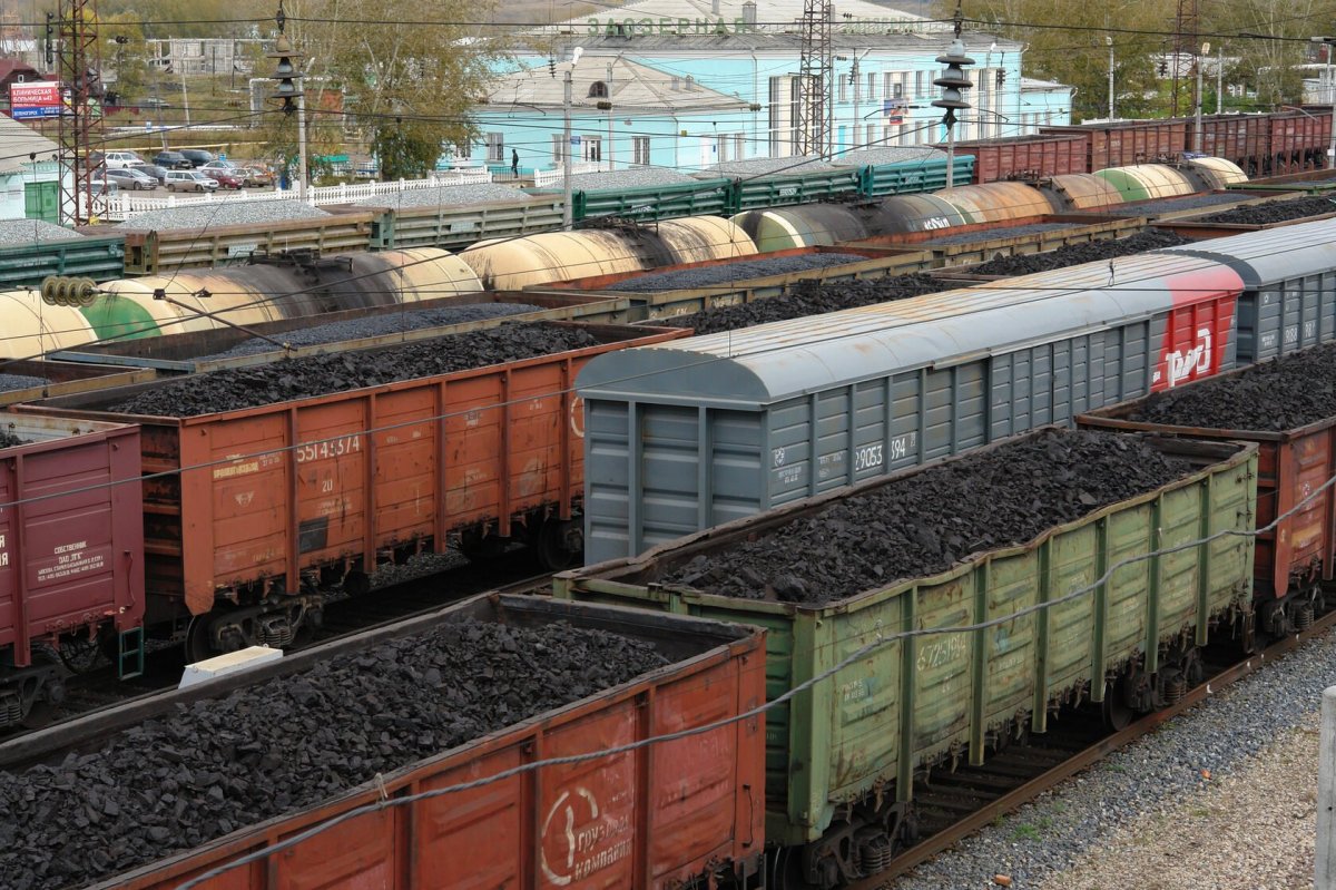 Грузовые вагоны полувагоны