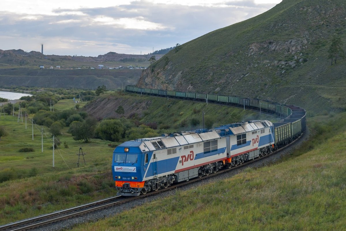 Грузовой тепловоз 2тэ70