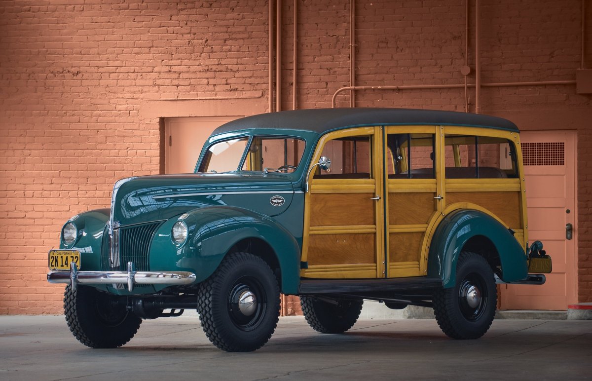1940 Ford Marmon-Herrington Wagon