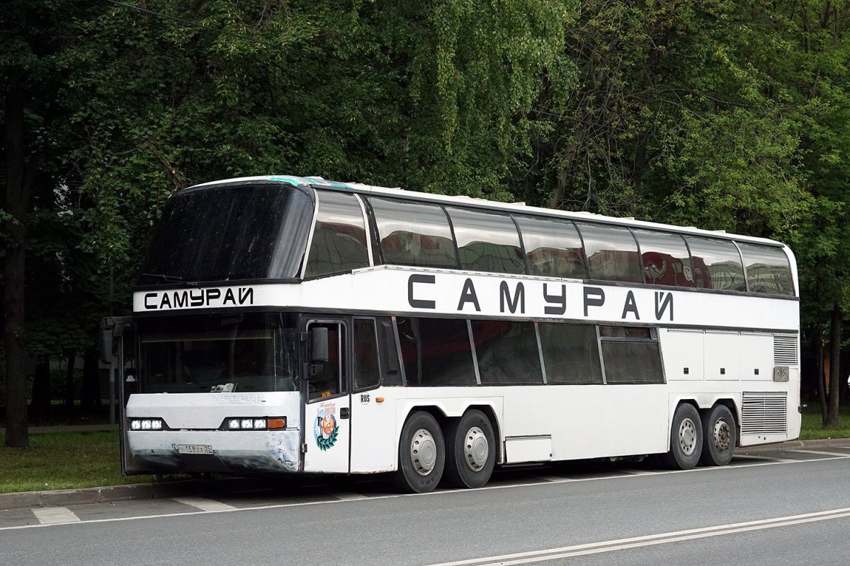 Автобус Neoplan Megaliner
