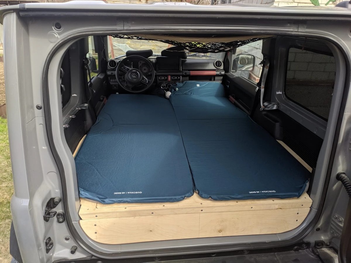 Как спать в Сузуки Джимни