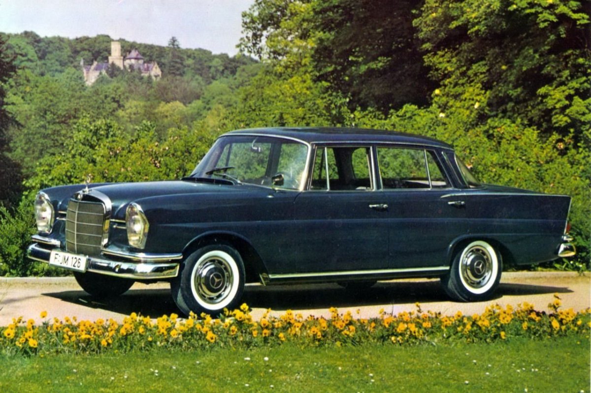 Mercedes-Benz w111