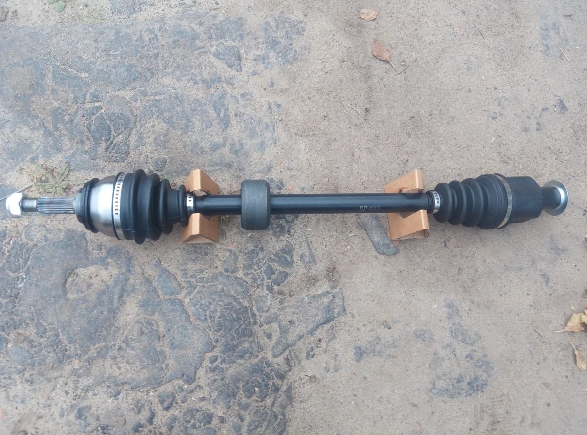 Привод левый Рено Логан 1.6