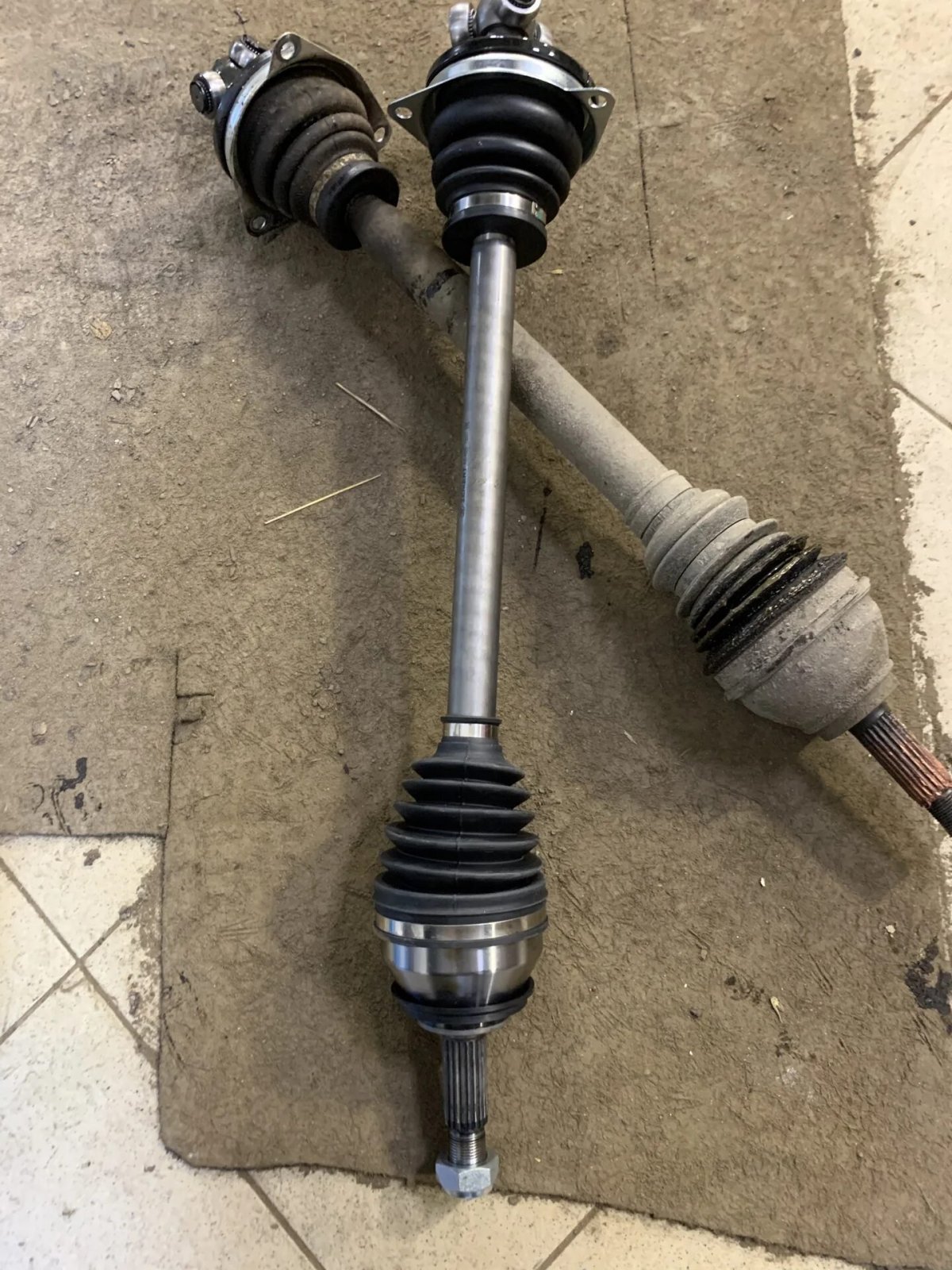 Левый привод Рено Логан 1