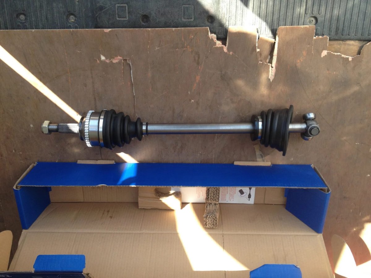 Левый привод Рено