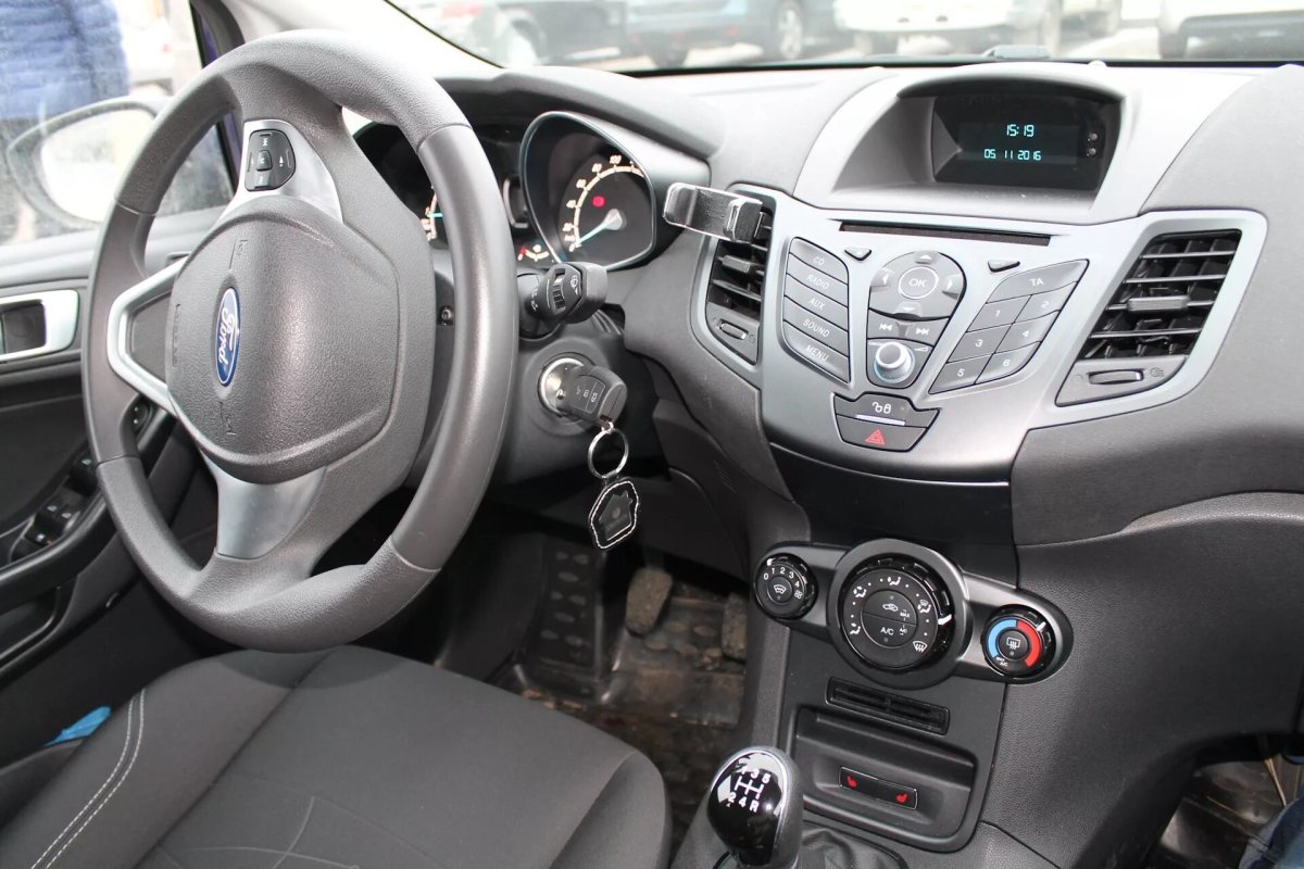 Форд Фиеста 2016 салон