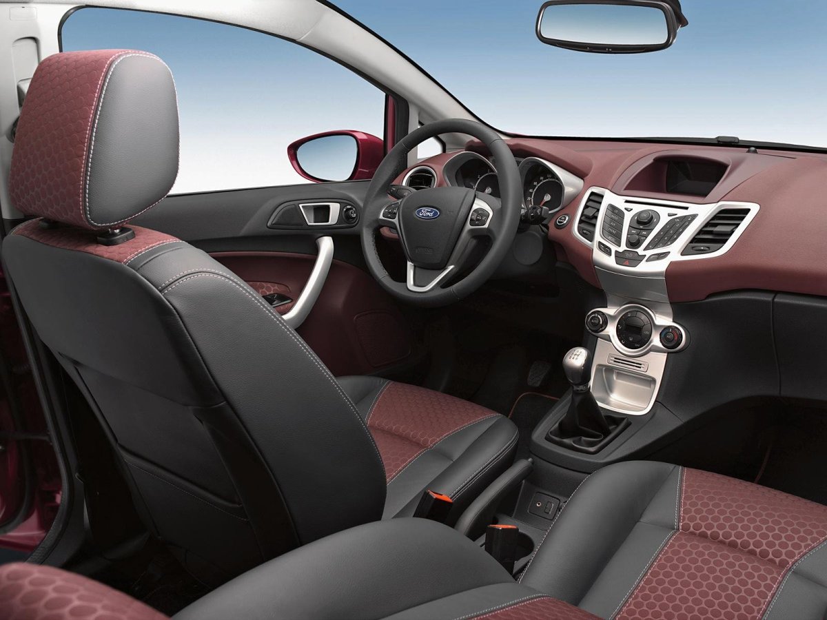 Ford Fiesta 2008 салон