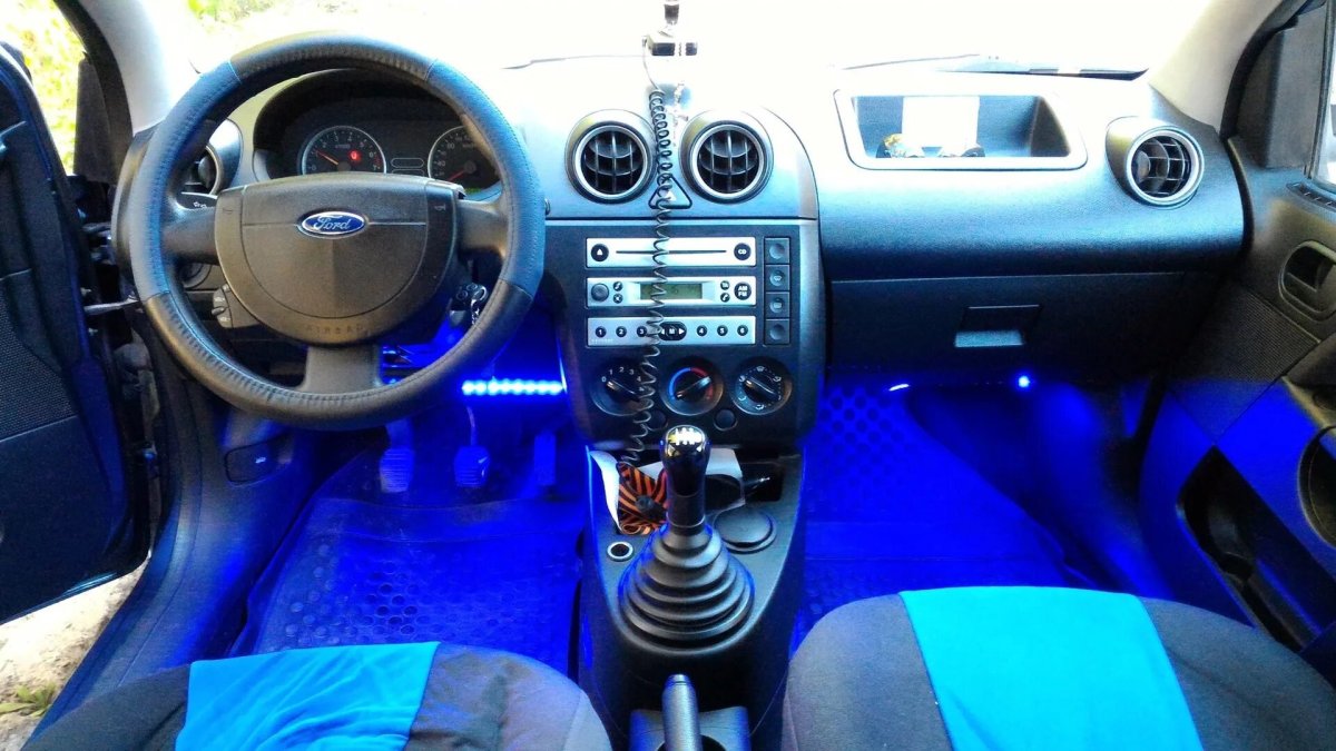 Форд Фиеста мк5 салон