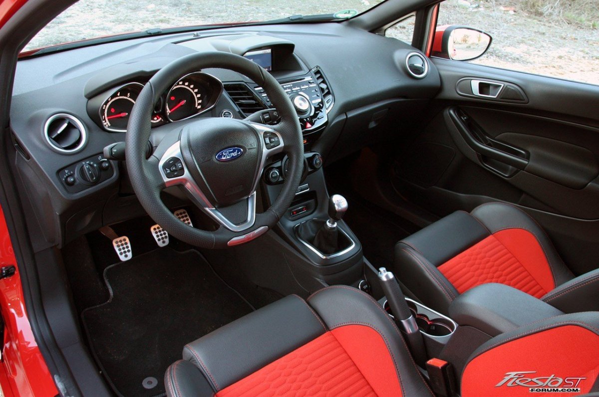 Fiesta St mk5 салон