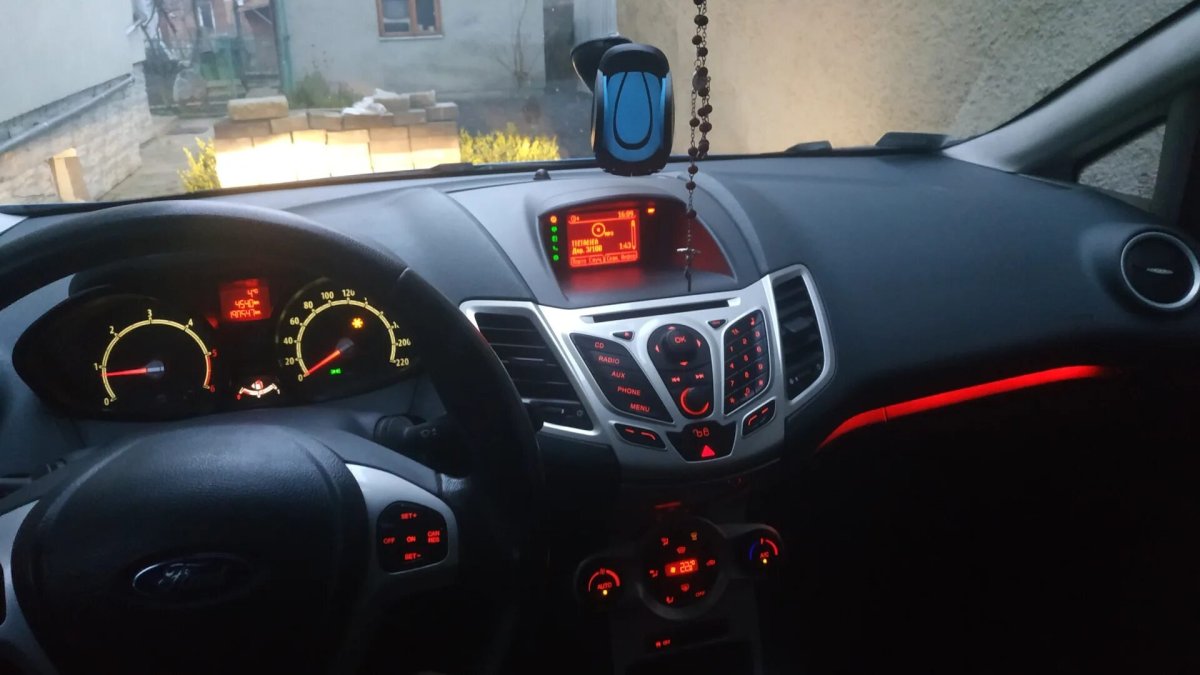 Форд Фиеста 2009 салон