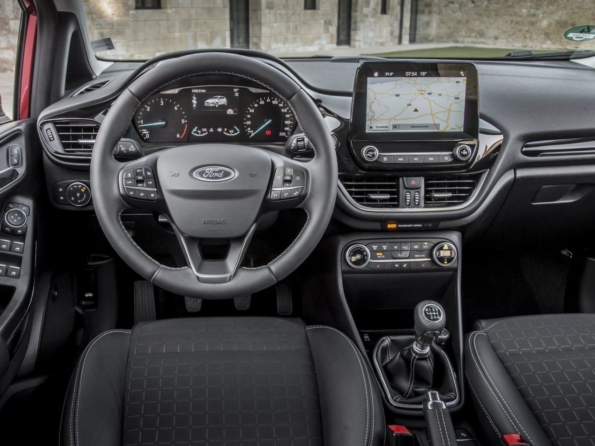 Салон Форд Фиеста мк7
