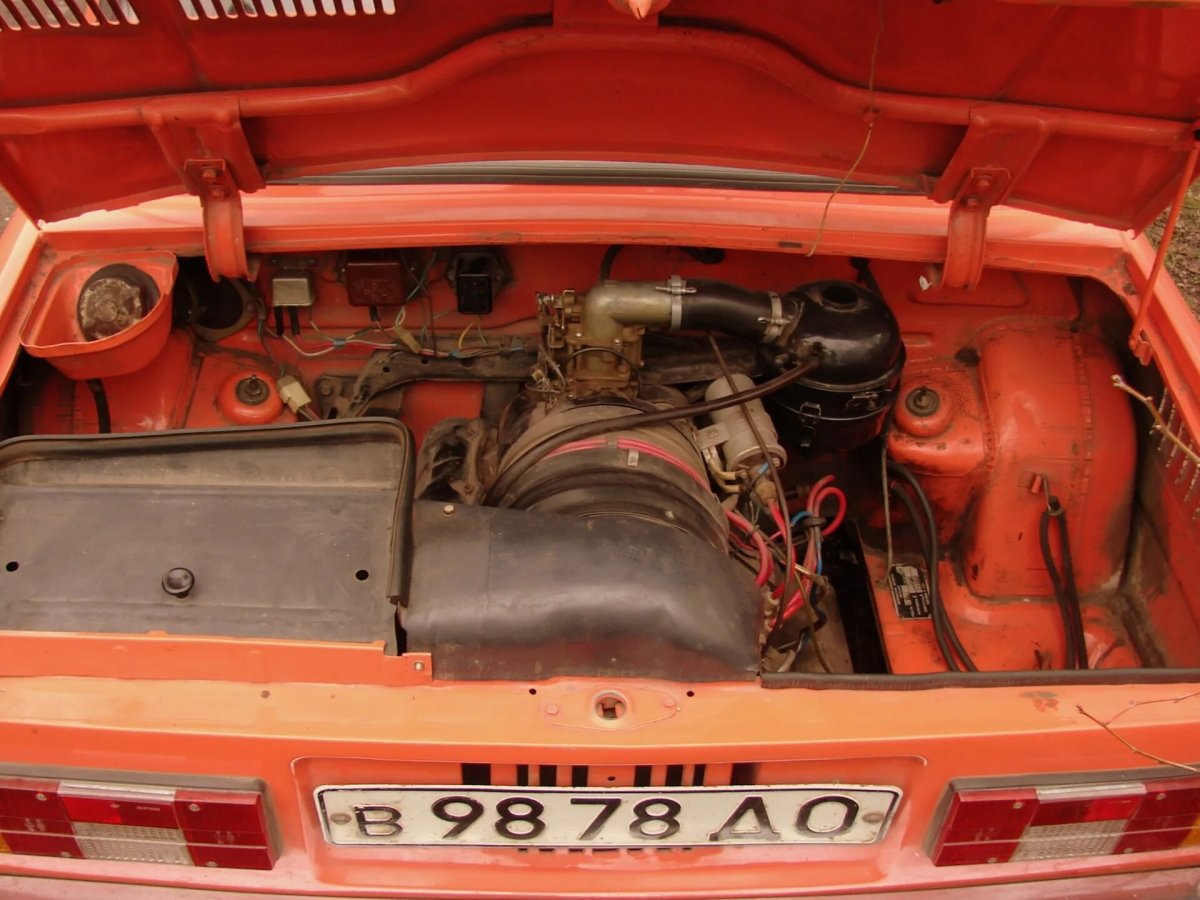 ЗАЗ 968м под капотом