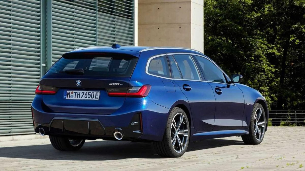 БМВ универсал 2022