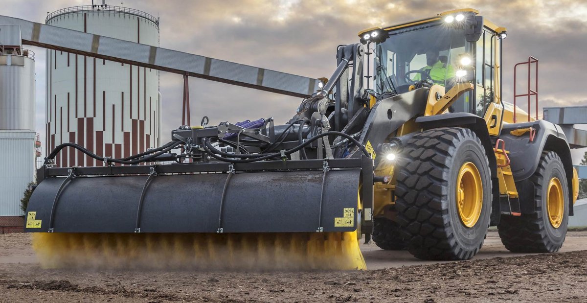 Щетка с бункером Holms