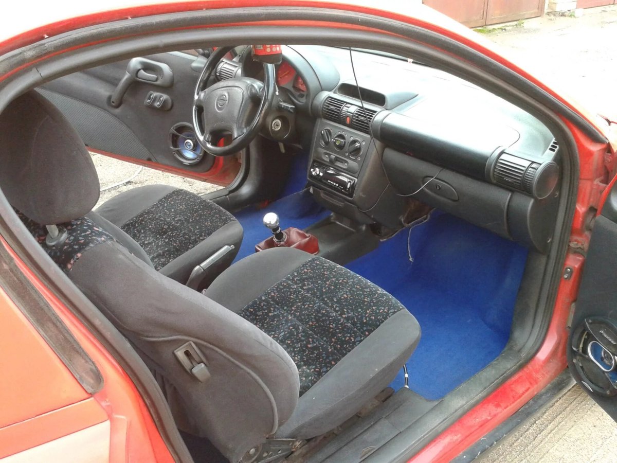 Opel Tigra 1996 салон